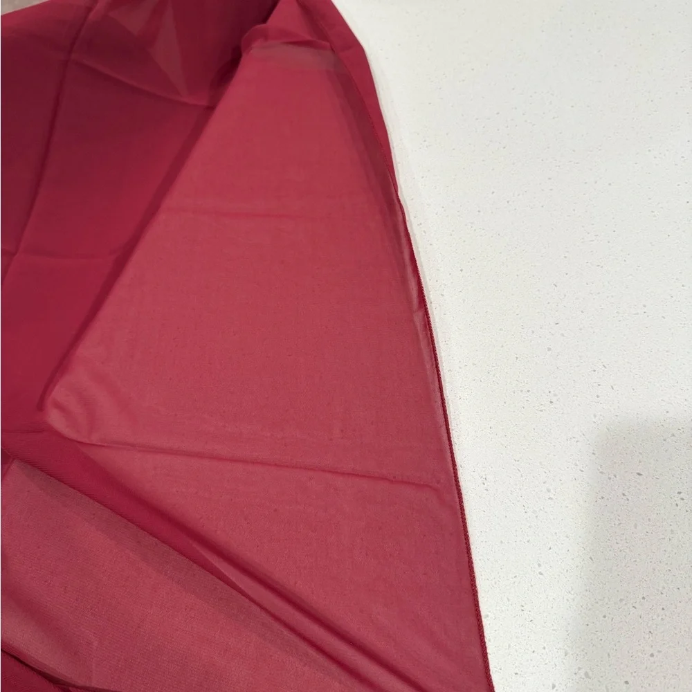 N/A chiffon table
